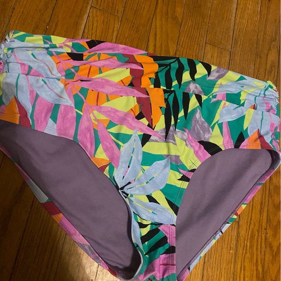 Terra and Sky plus size bikini - Picture 6 of 7